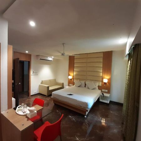 Hotel Royal Oak Navi Mumbai-Stz 1002 Exterior photo